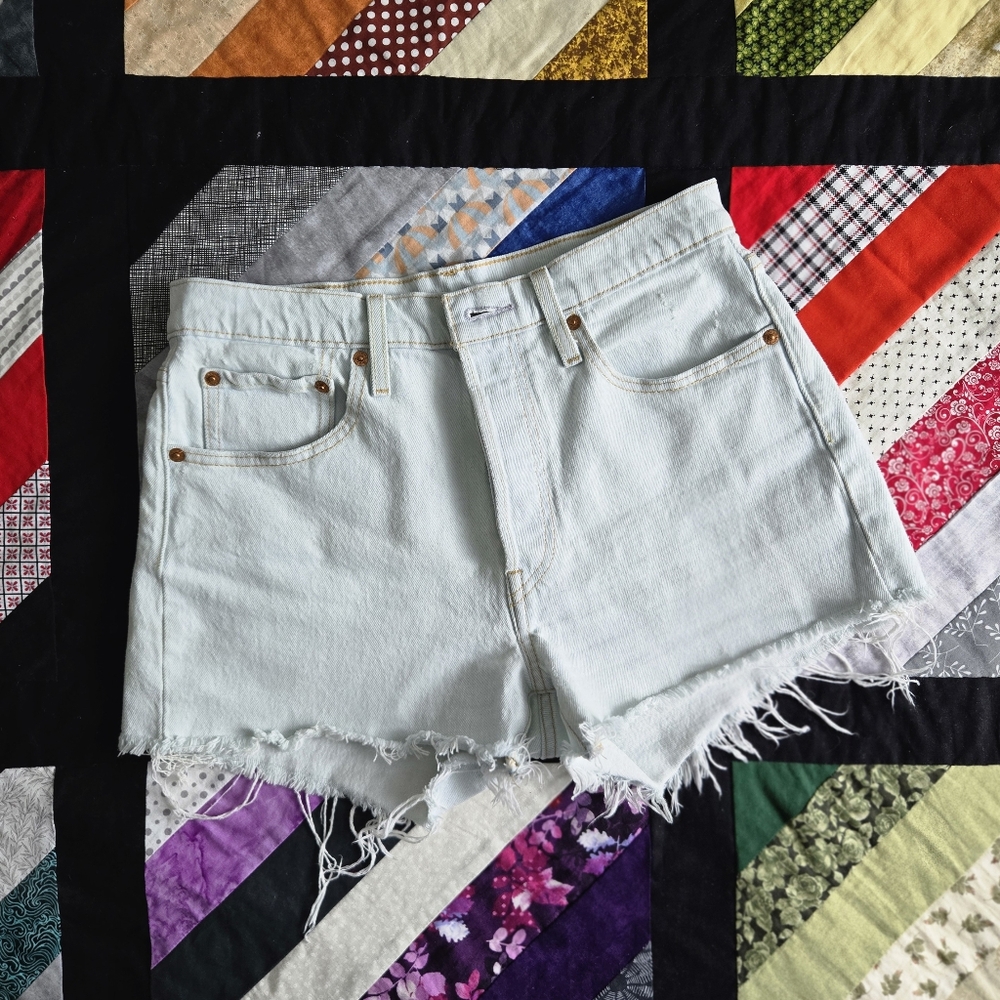 Levi's Premium 501 Denim Jean Shorts Light Blue Wash Frayed Size 28